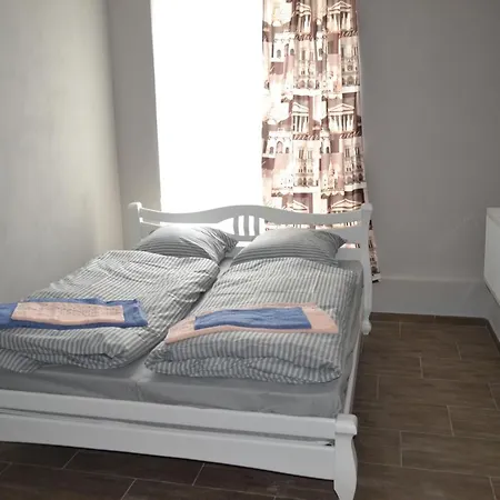 Готель Простір Bed & Breakfast Tyachiv